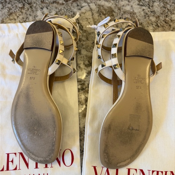 Valentino Garavani Rockstud Cream Leather Sandal